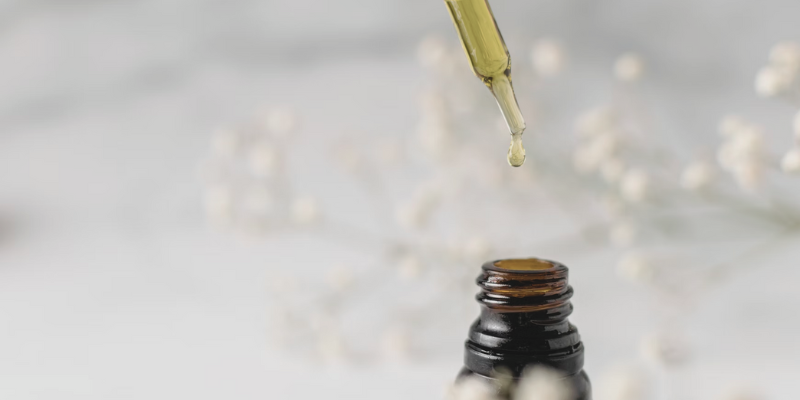 ricinolja för ögonbrynen